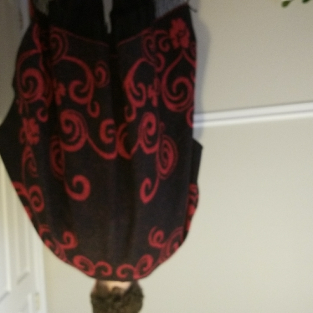 Reversible winter throw